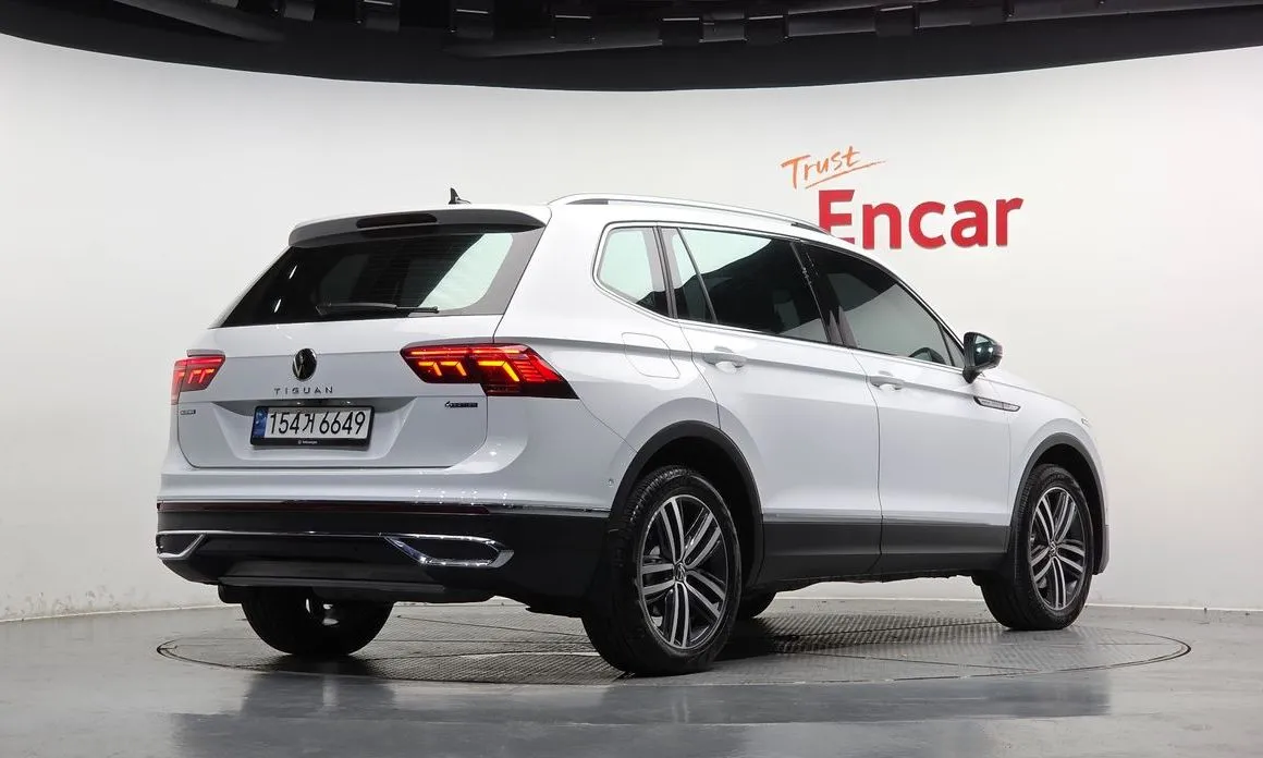 Volkswagen Tiguan — фото 10