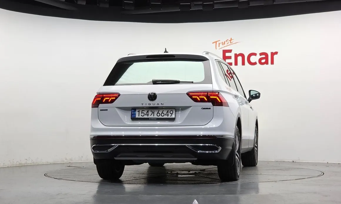 Volkswagen Tiguan — фото 7