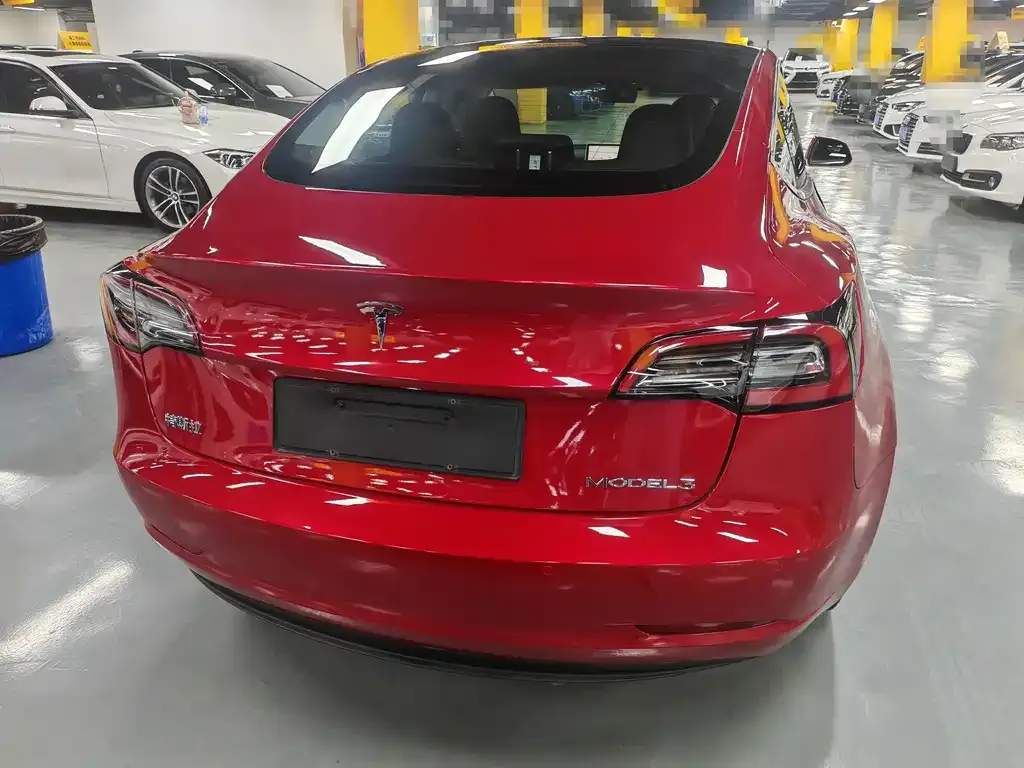 Tesla Model 3 — фото 4