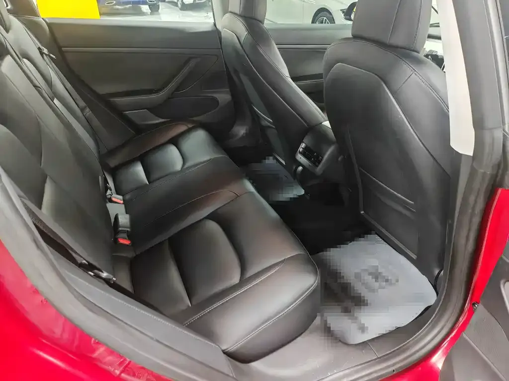 Tesla Model 3 — фото 2