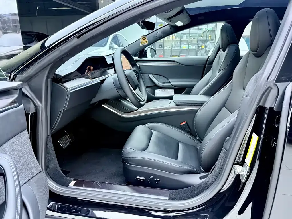 Tesla Model S — фото 8