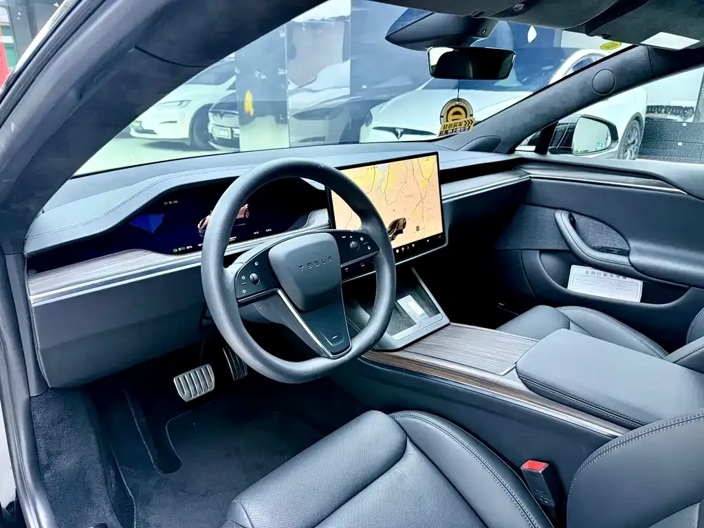 Tesla Model S — фото 10