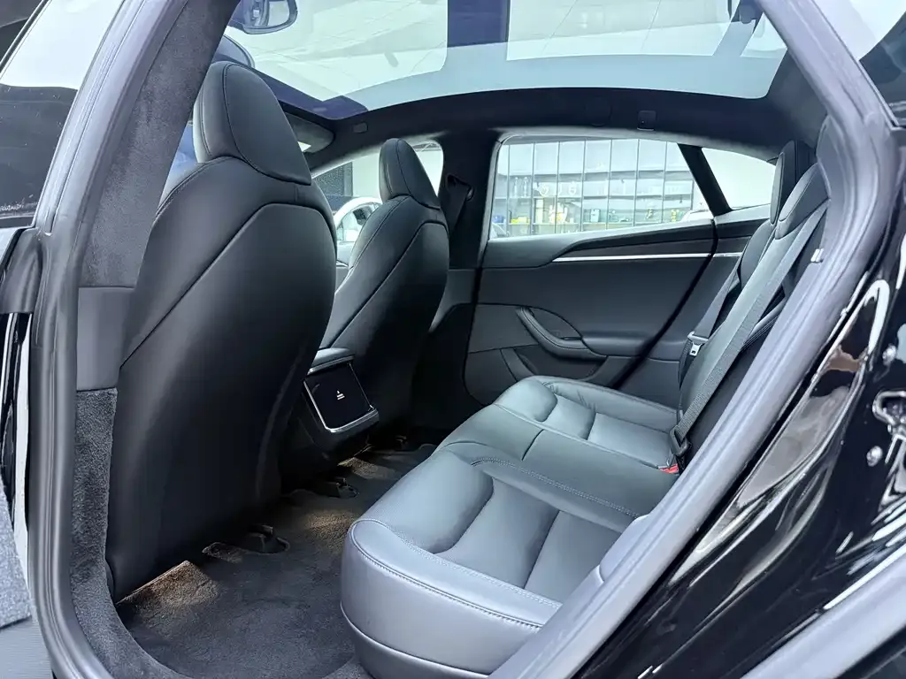Tesla Model S — фото 9