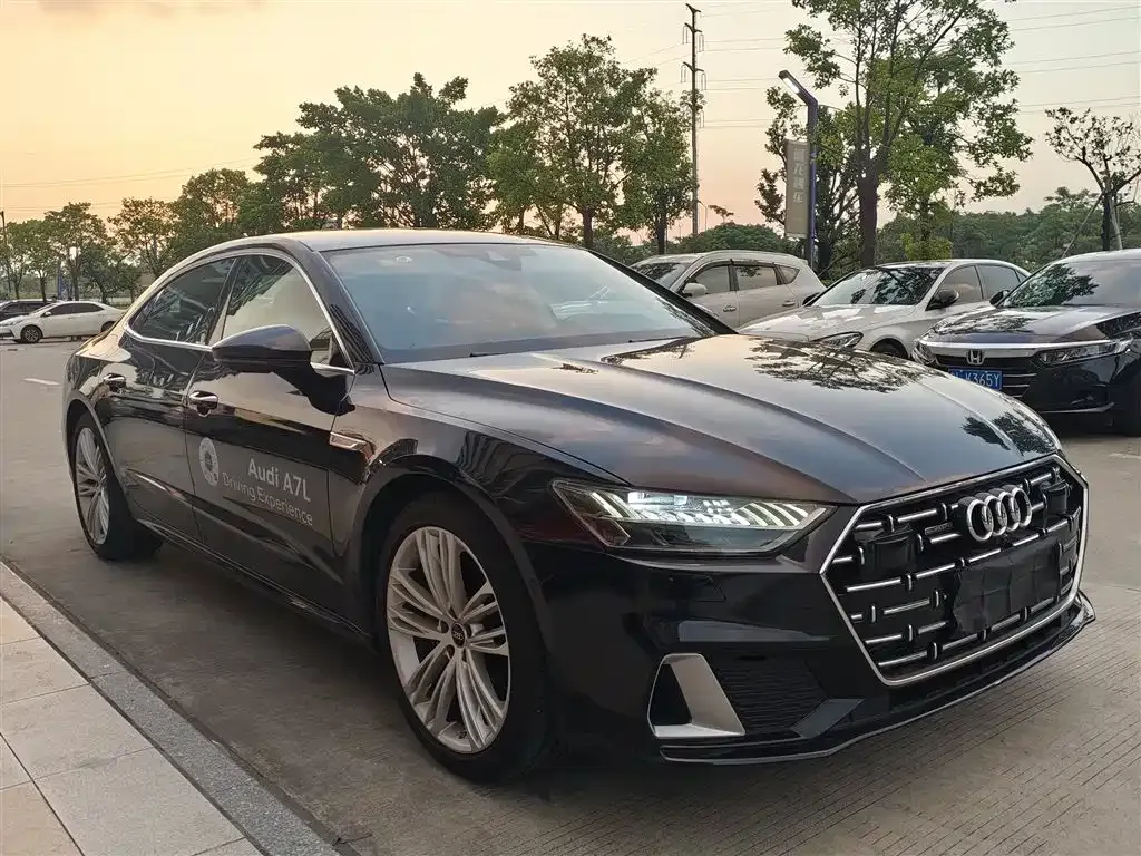 Audi A7L — фото 2