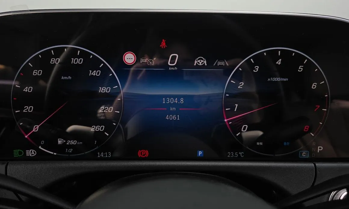 Mercedes-Benz E-Class — фото 3