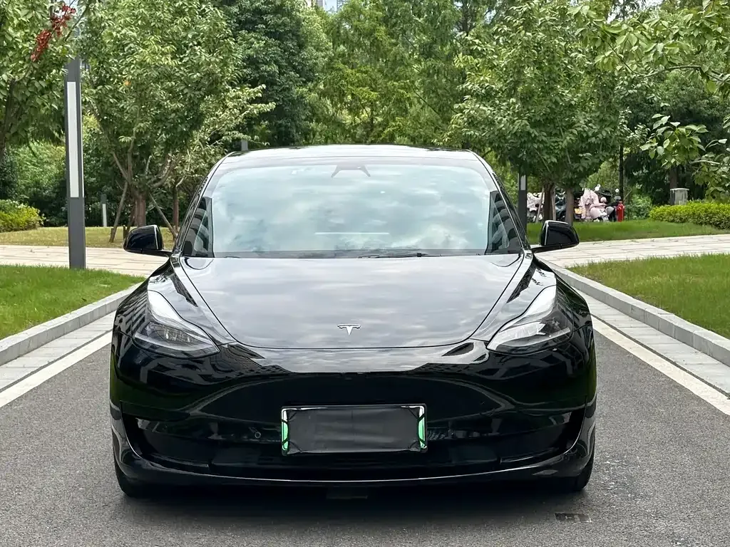 Tesla Model 3 — фото 10