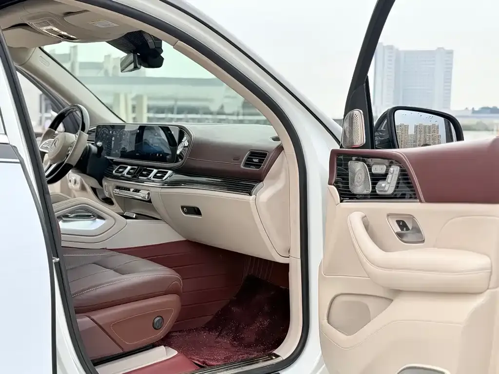 Mercedes-Benz GLS — фото 10