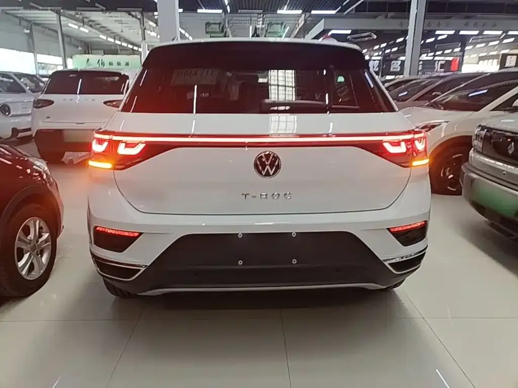 Volkswagen T-Roc — фото 8