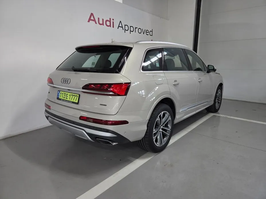Audi Q7 — фото 6