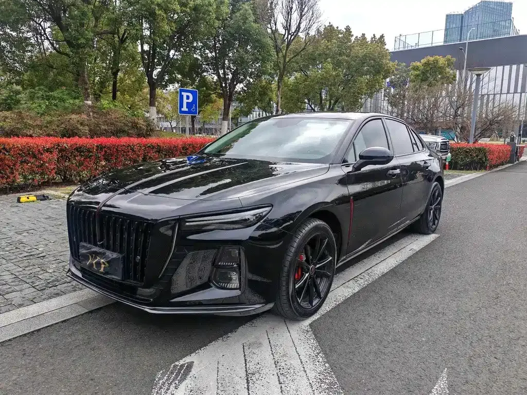 Hongqi H5 — фото 1