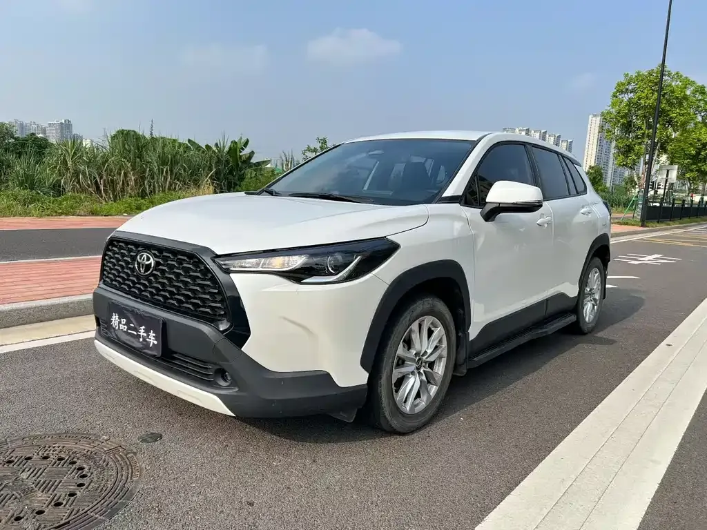 Toyota Corolla Cross — фото 1