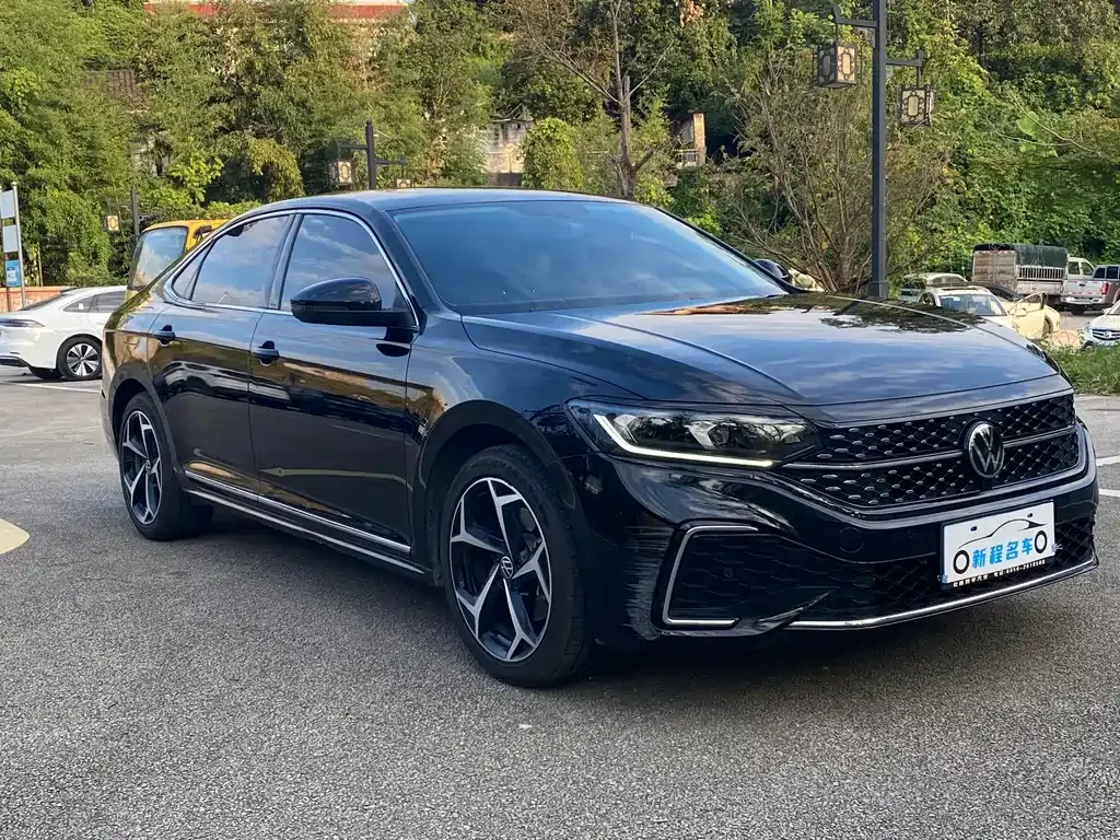 Volkswagen Passat — фото 6