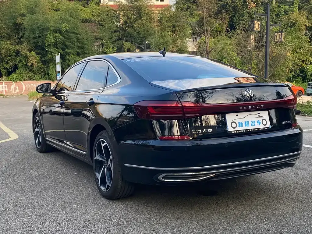 Volkswagen Passat — фото 8