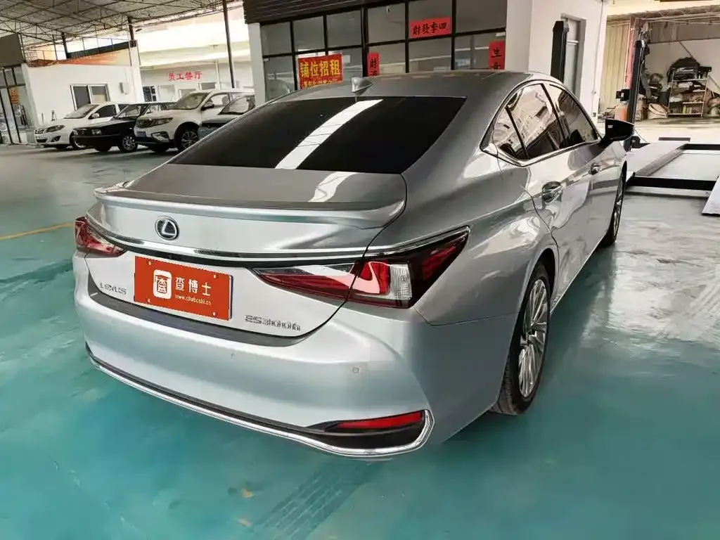 Lexus ES — фото 2