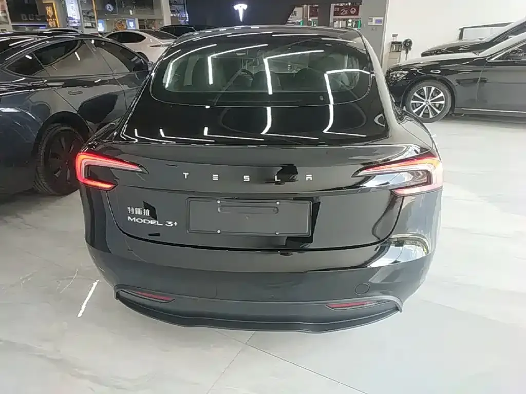 Tesla Model 3 — фото 4