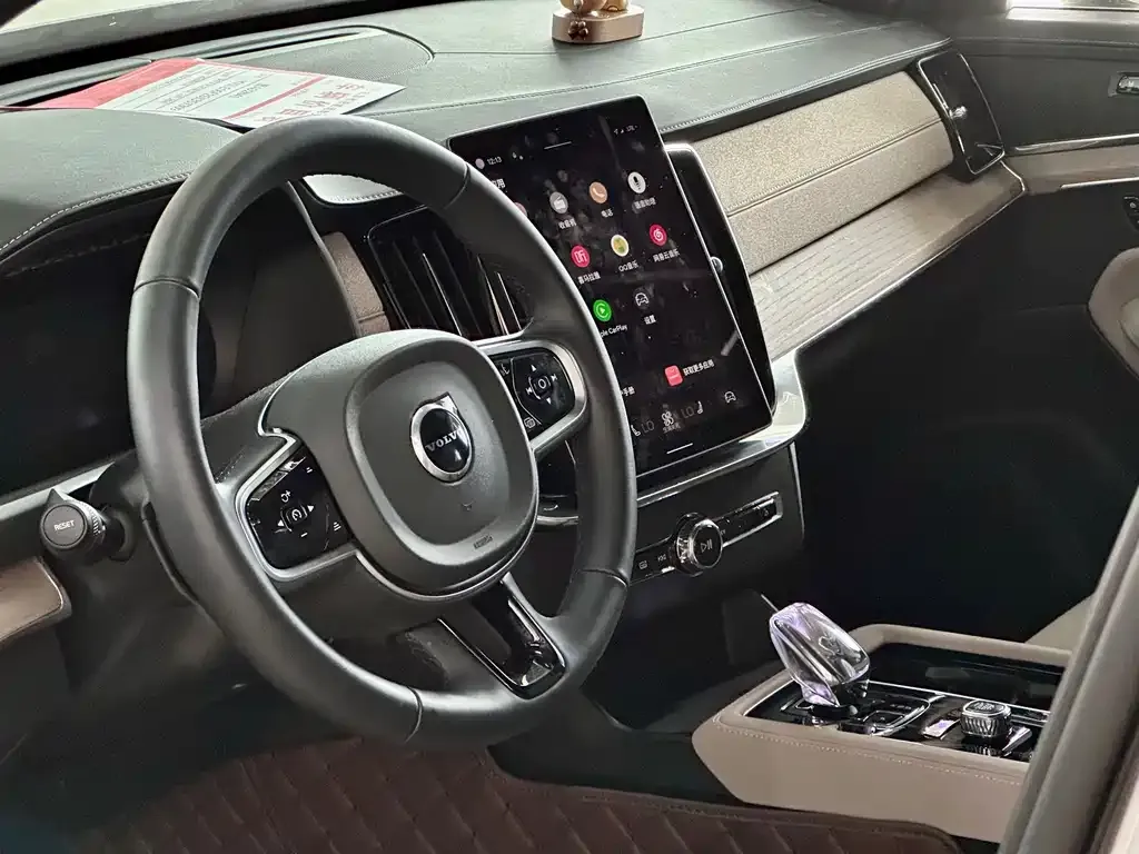 Volvo XC90 — фото 2