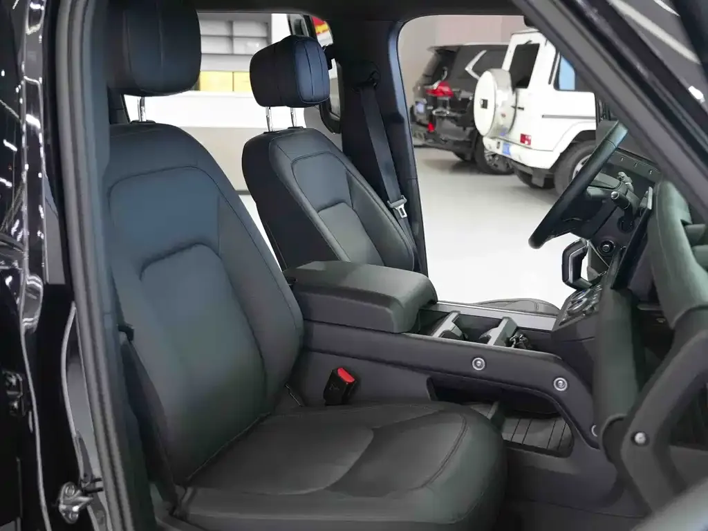 Land Rover Defender — фото 10