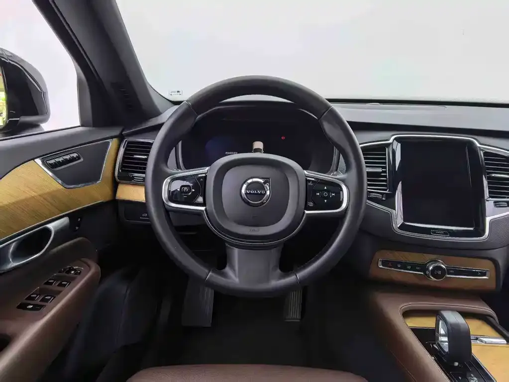 Volvo XC90 — фото 4
