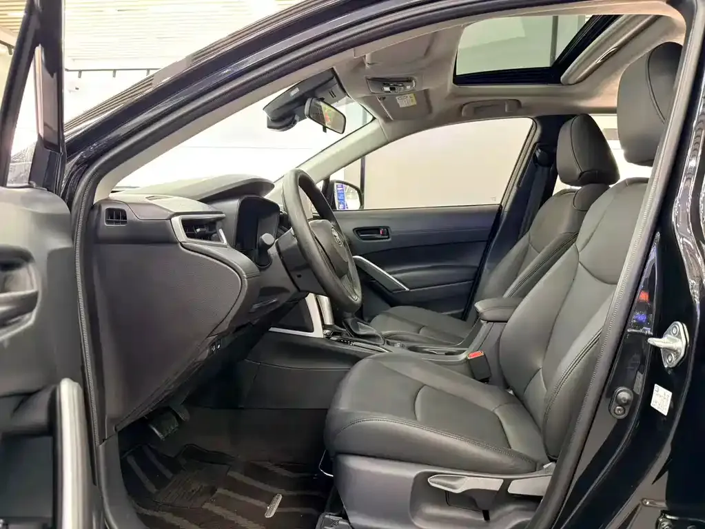 Toyota Corolla Cross — фото 2