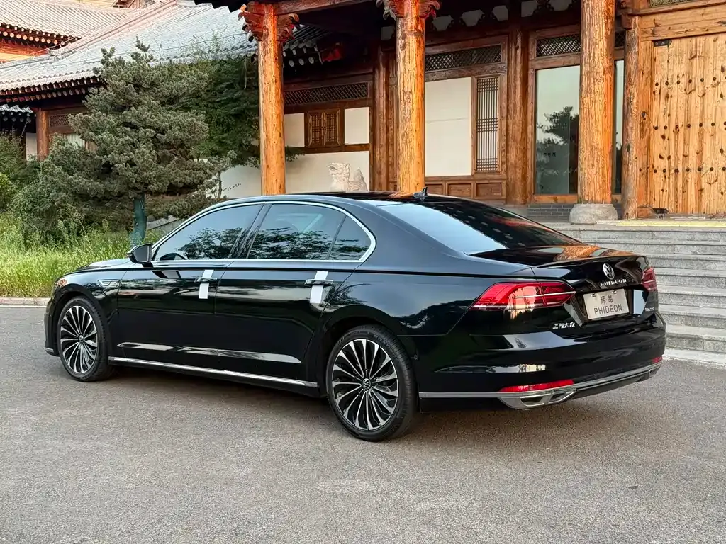 Volkswagen Phideon — фото 6