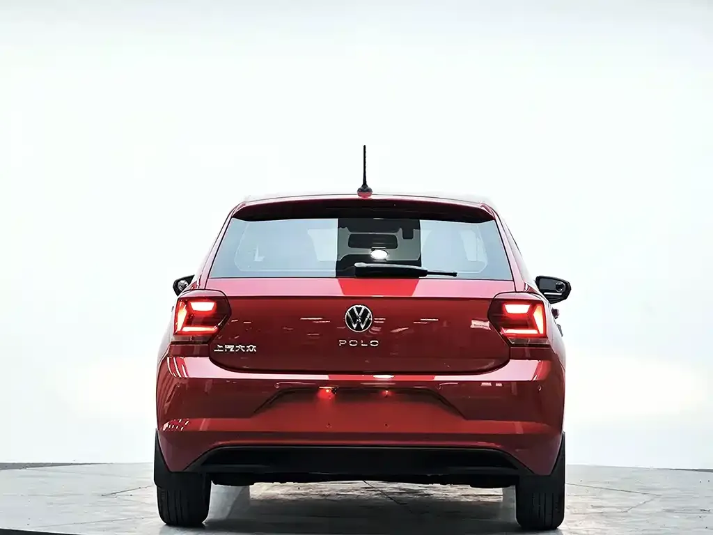 Volkswagen Polo — фото 6