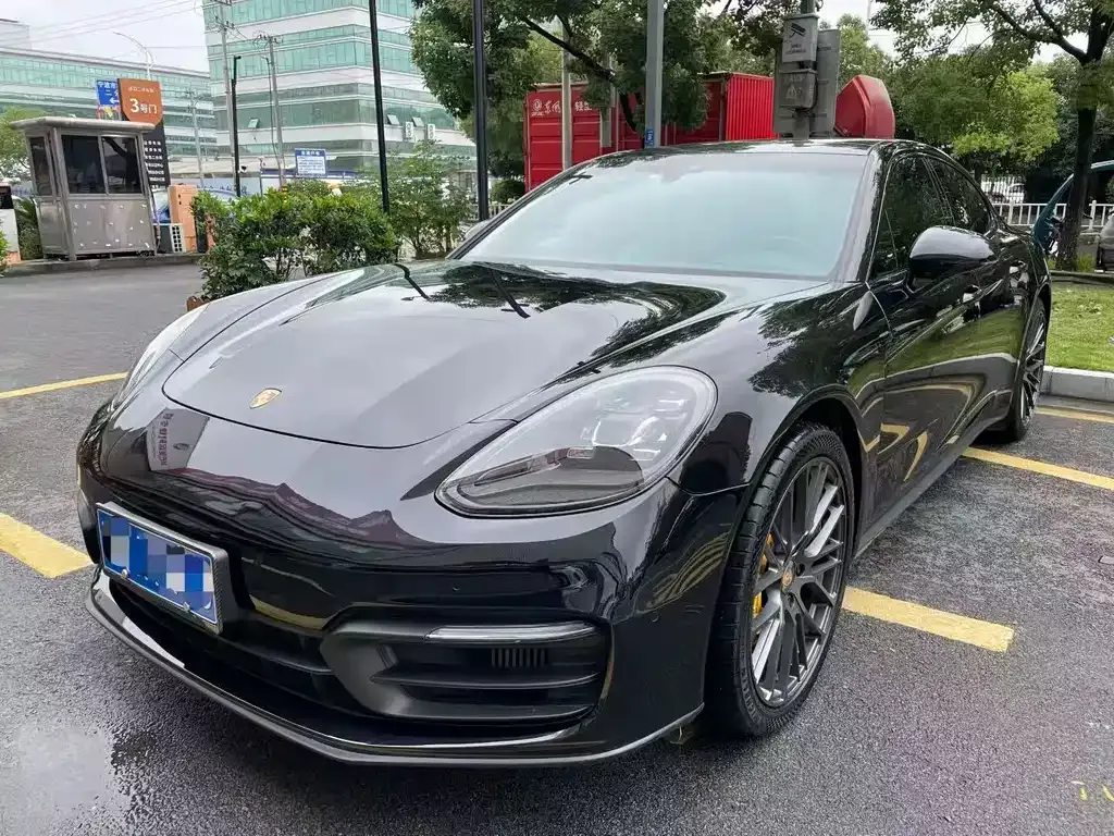 Porsche Panamera — фото 1