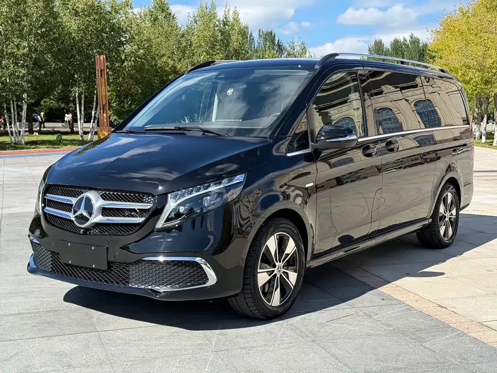 Mercedes-Benz V-Class — фото 1