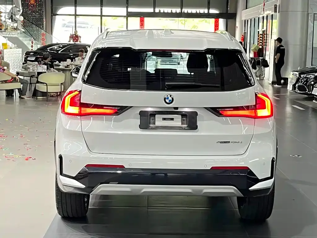 BMW X1 — фото 5