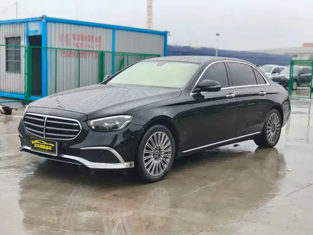 Mercedes-Benz E-Class — фото 1