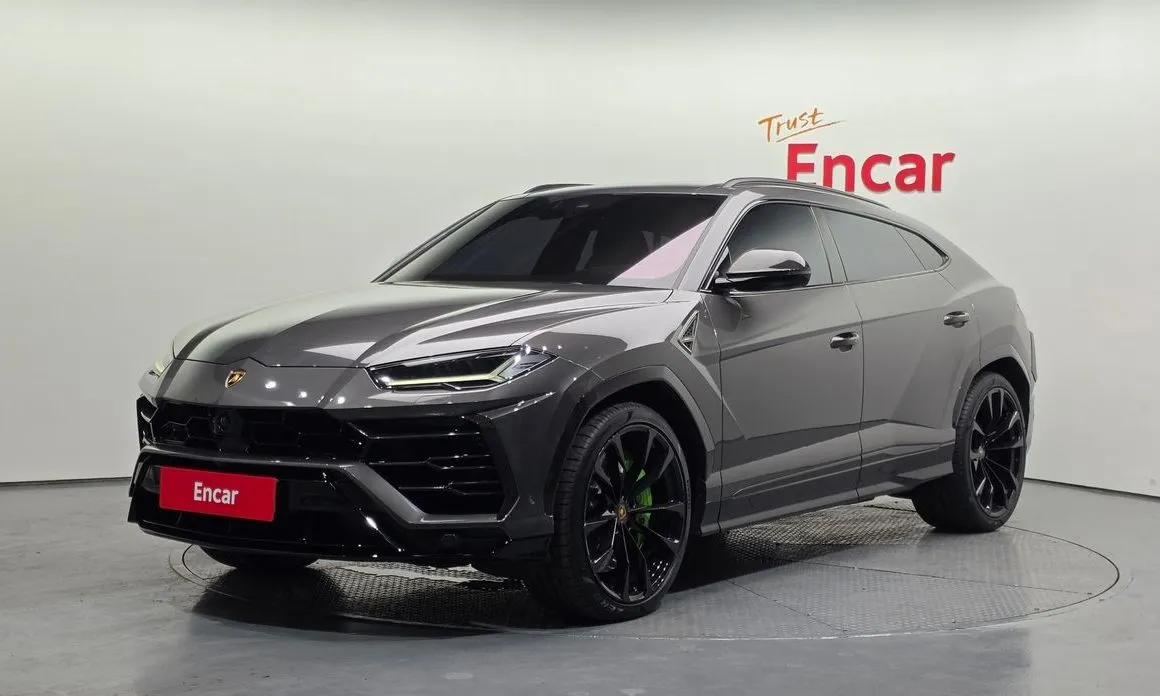 Lamborghini Urus — фото 1