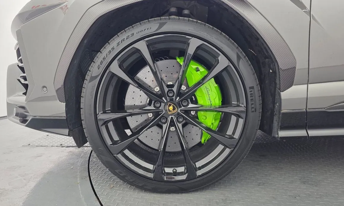 Lamborghini Urus — фото 9
