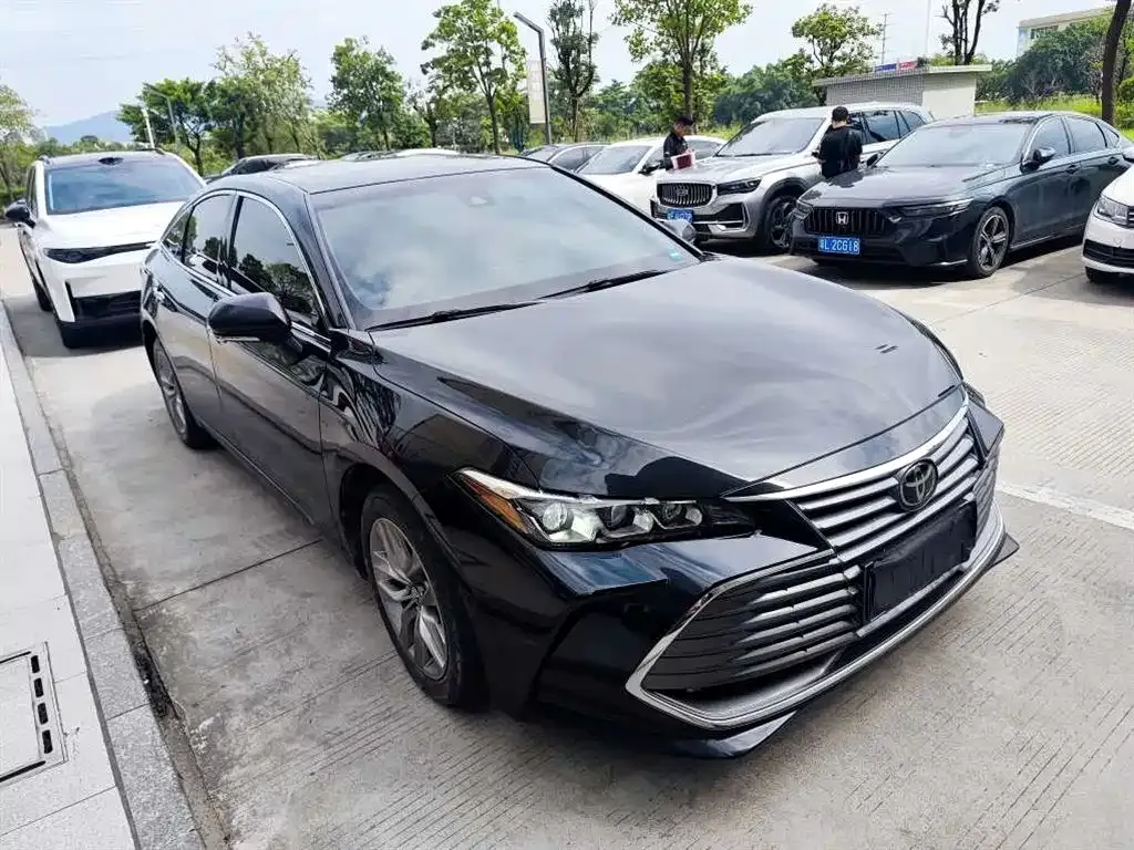 Toyota Avalon — фото 2