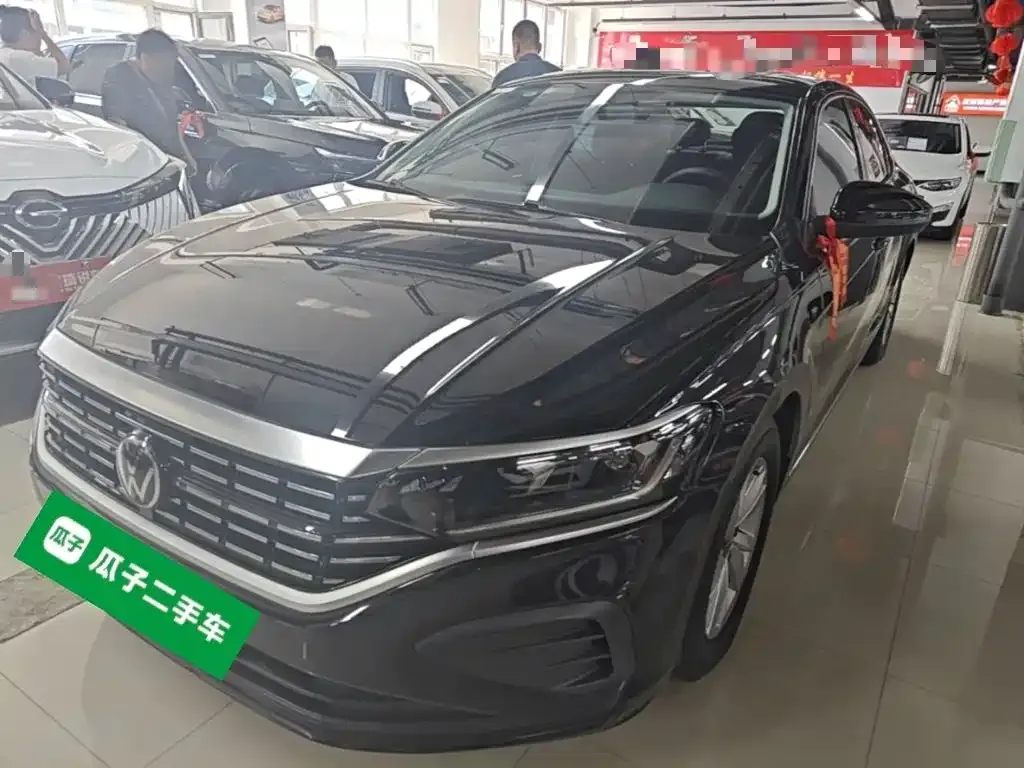 Volkswagen Passat — фото 1