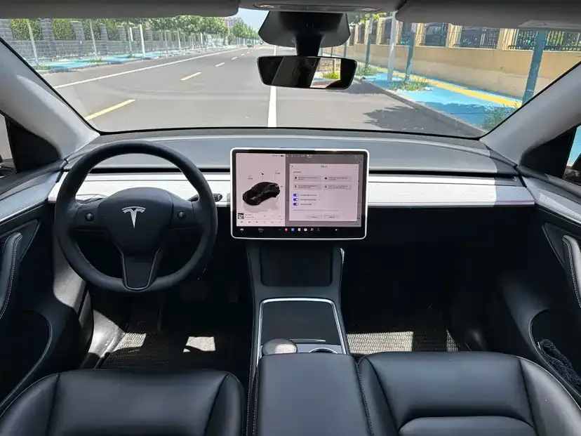 Tesla Model Y — фото 7