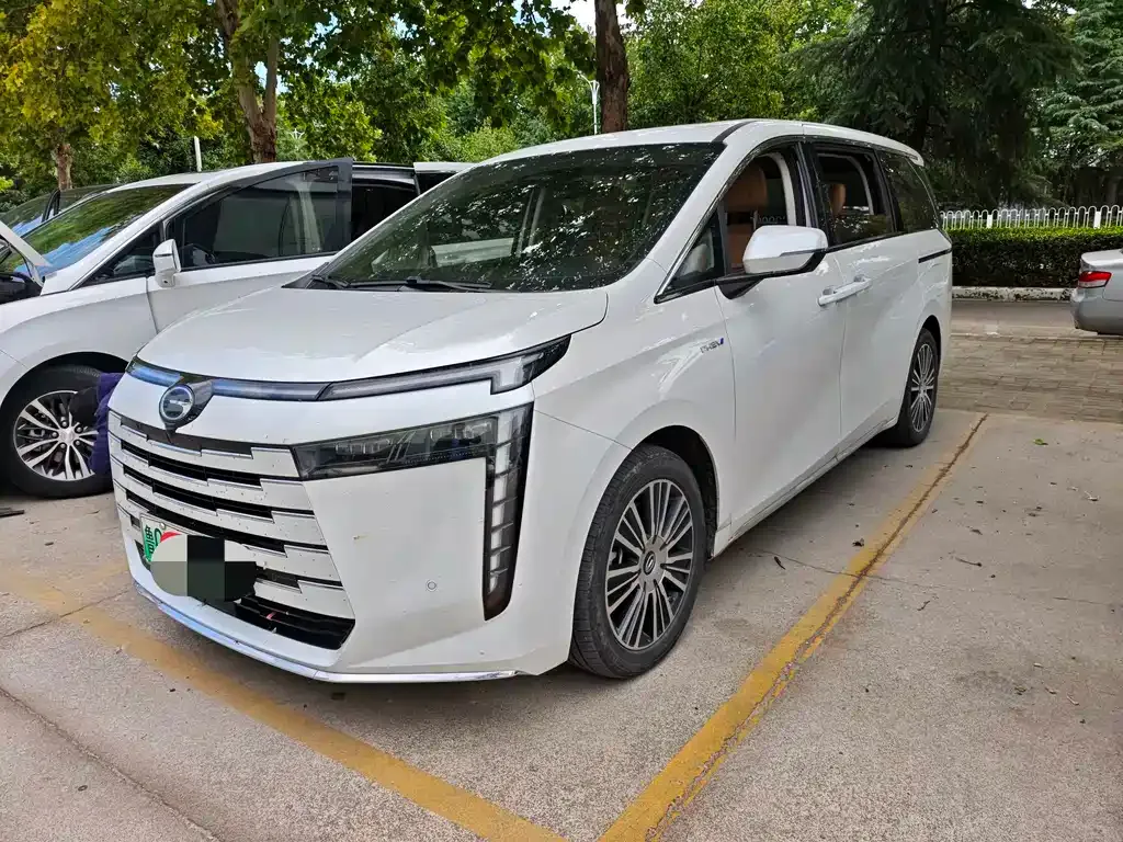 GAC Motor Trumpchi E8 PHEV — фото 1