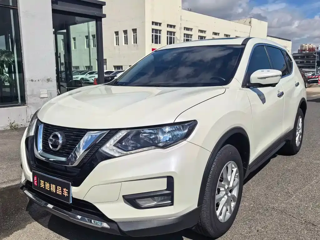 Nissan X-Trail — фото 1