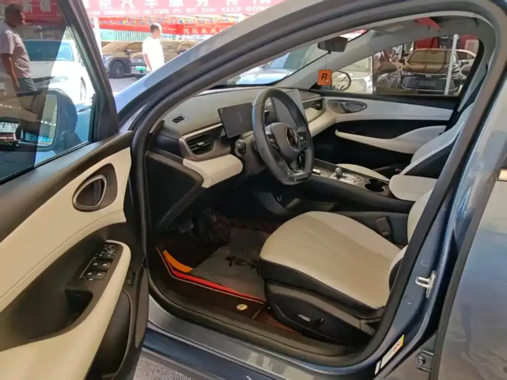 BYD Seal 05 DM-i — фото 6