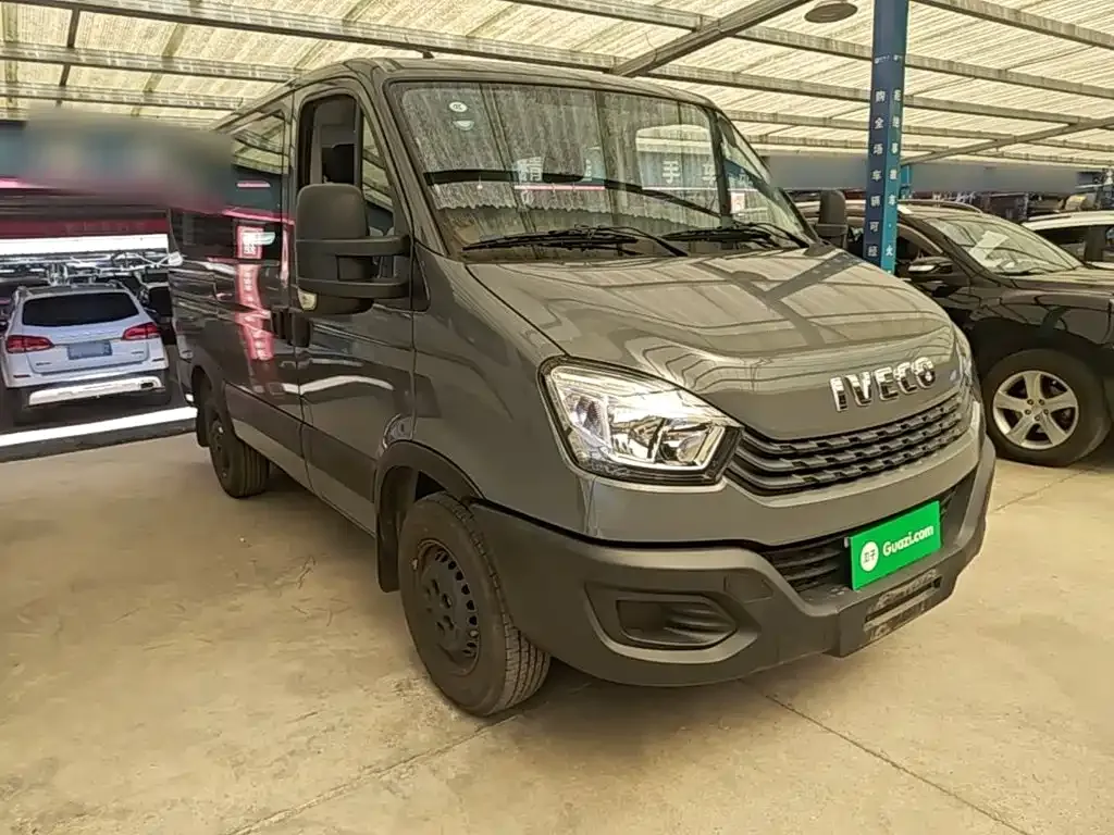 IVECO Ousheng — фото 4