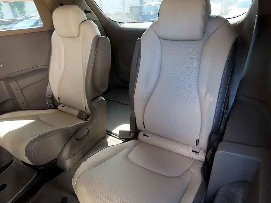 Kia Carnival — фото 2