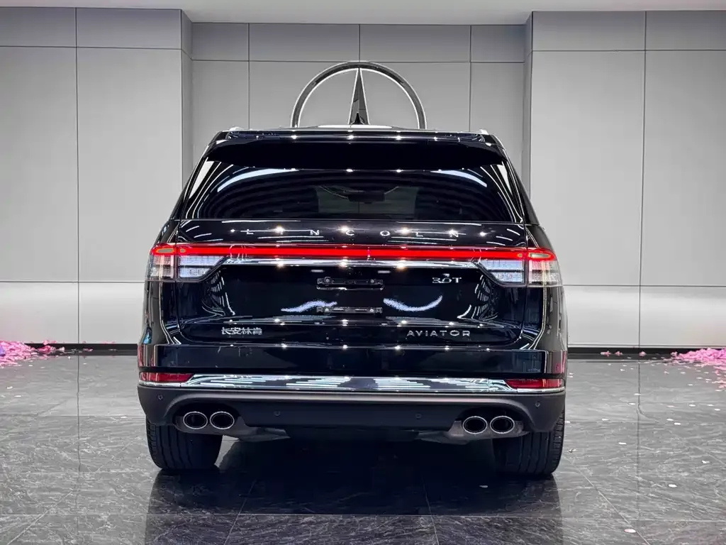 Lincoln Aviator — фото 8