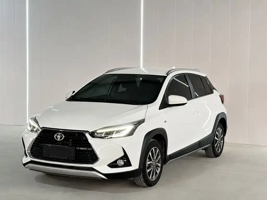 Toyota Yaris L — фото 5