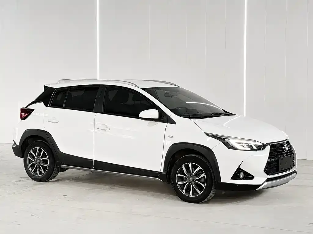 Toyota Yaris L — фото 10