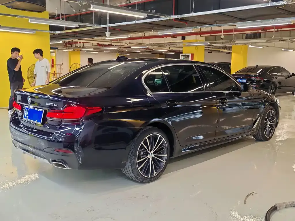 BMW 5 Series — фото 9