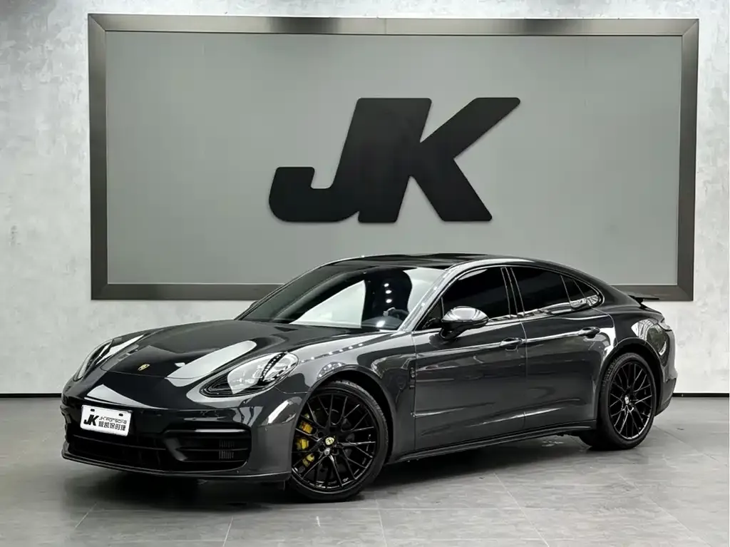 Porsche Panamera — фото 1