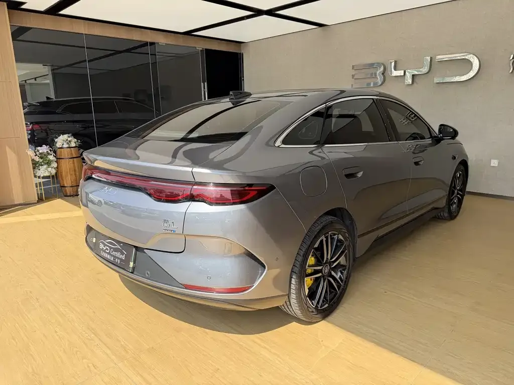 BYD Qin L — фото 10