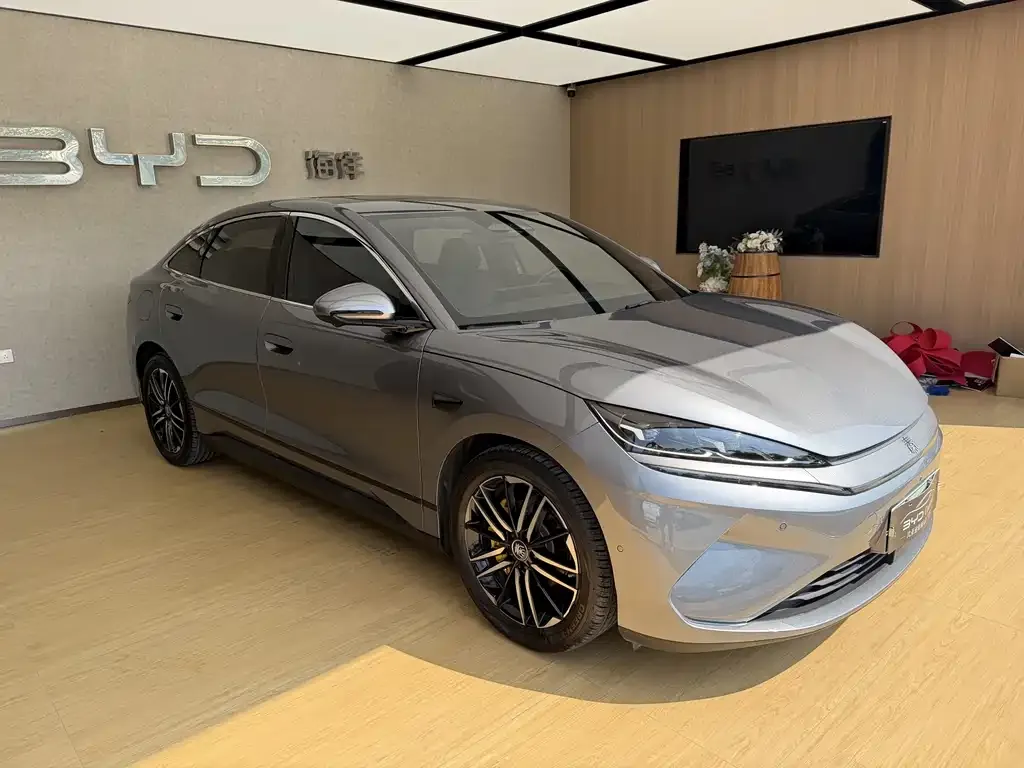 BYD Qin L — фото 9