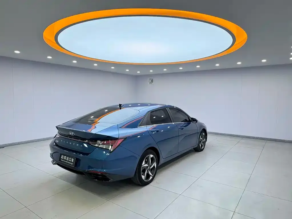 Hyundai Elantra — фото 7
