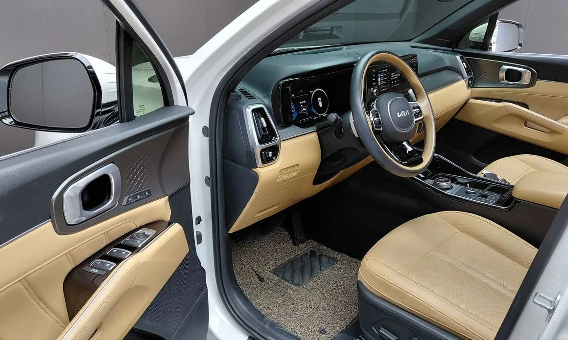 Kia Sorento — фото 8