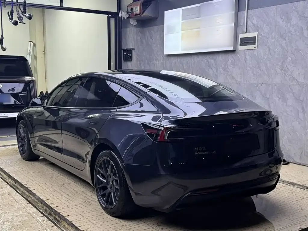 Tesla Model 3 — фото 2