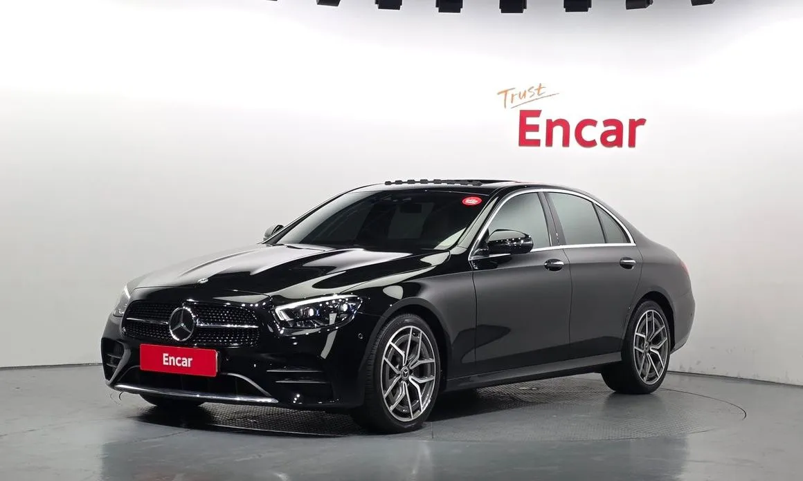 Mercedes-Benz E-Class — фото 1